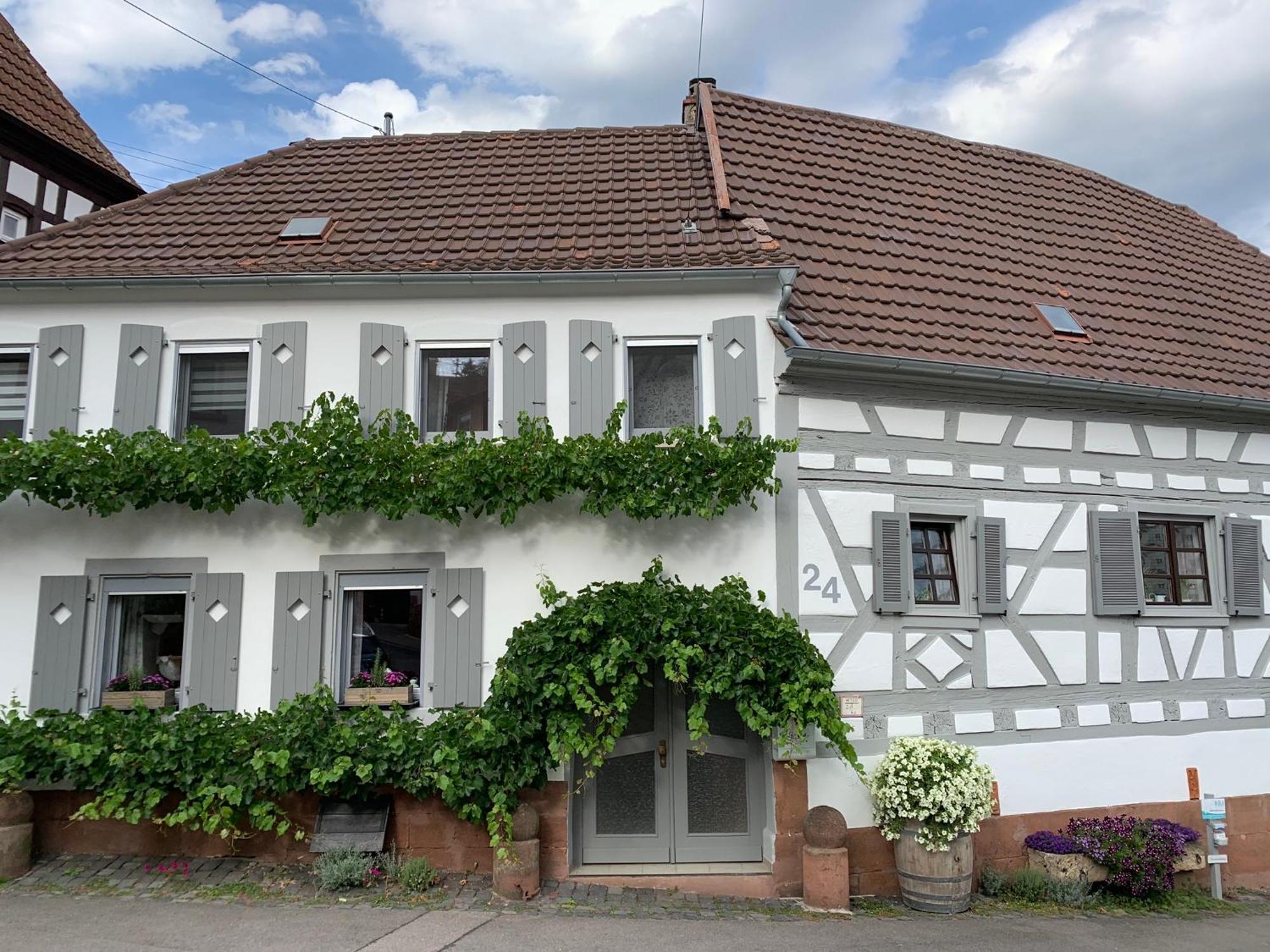Ferienwohnung Sambachhaus Глайсцелн-Глайсхорбах Екстериор снимка