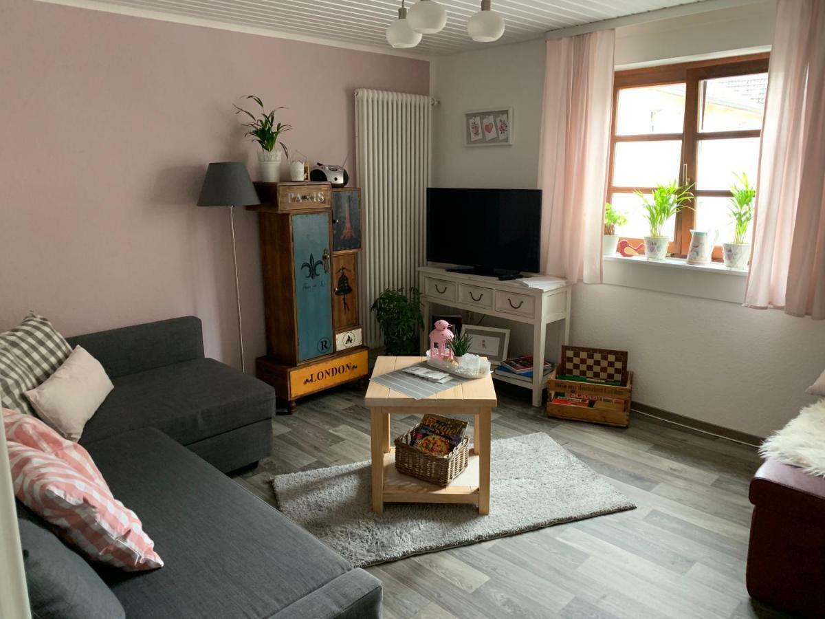 Ferienwohnung Sambachhaus Глайсцелн-Глайсхорбах Екстериор снимка